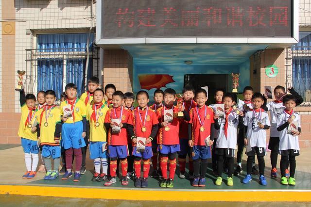 周琦14+16广东轻取首钢夺9连胜 曾凡博11+7